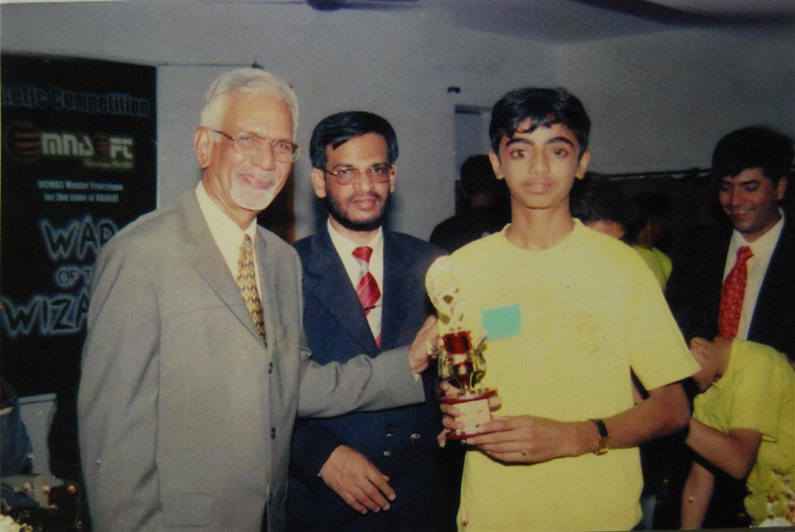 V K Karia, Dr Basheer with Jaydev Unadkat (IPL KKR player)